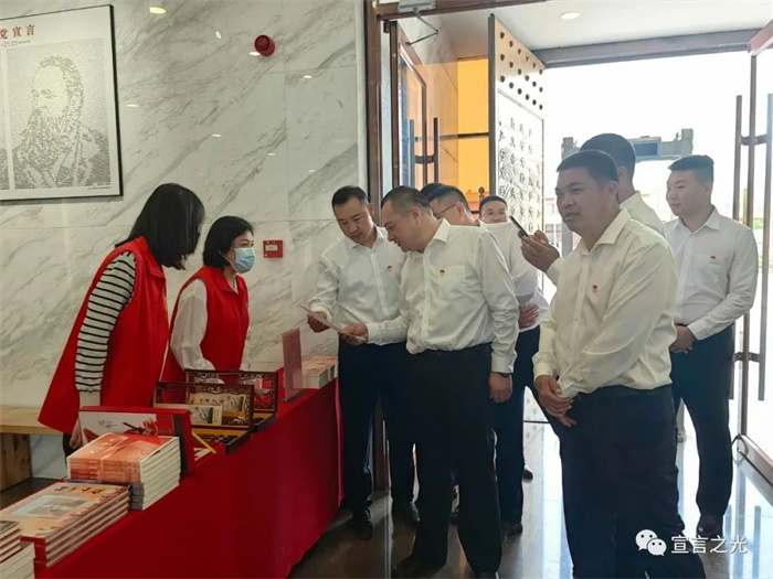 5·18国际博物馆日 | 《共产党宣言》陈列···